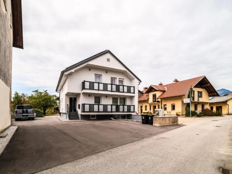 Apartment House Cerklje