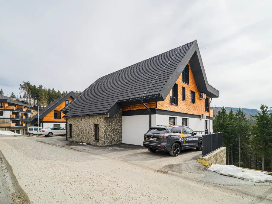 Premium Apartment Energy with Private Indoor Parking